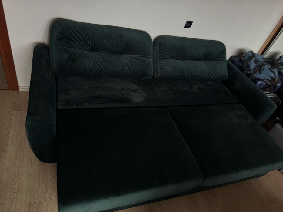 Kanapa rozkładana, zielona aksamitna VIP HAMPTON
