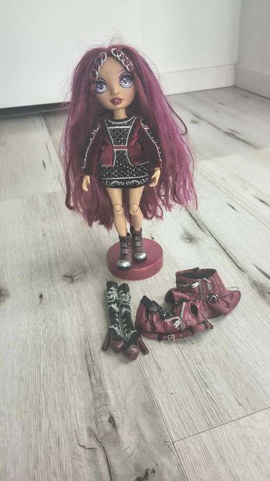 Rainbow High Mila Berrymore Fashion Doll