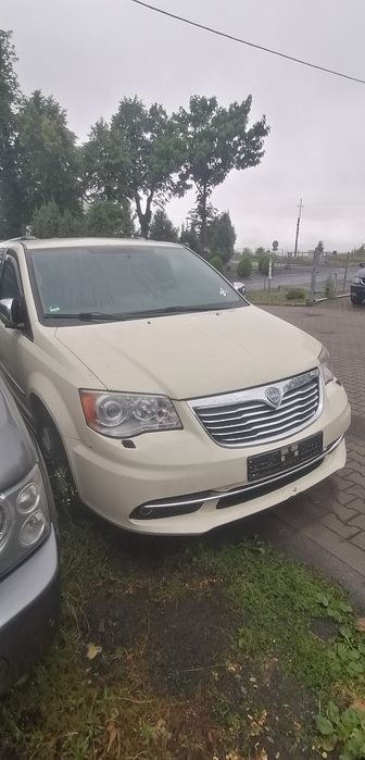Przód Lancia Voyager 2.8CRD