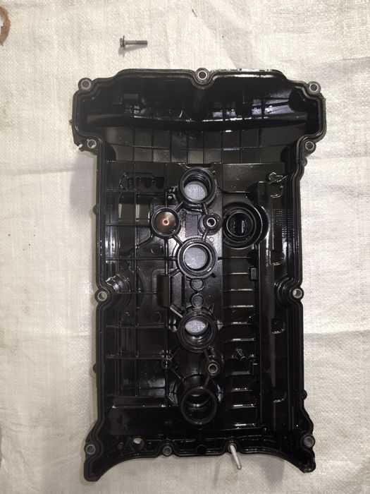 Pokrywa zaworów orginal PSA  do 1,6THP