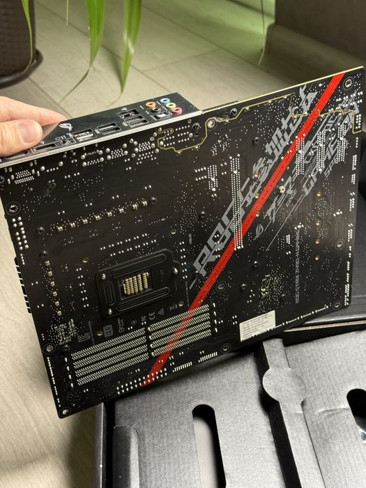 Материнська плата Asus ROG Strix Z490-H Gaming PCI-Ex16