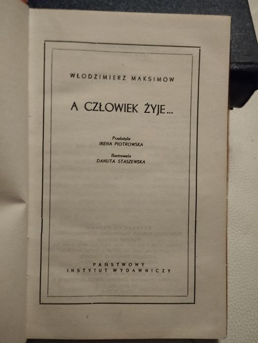 Maksimów A człowiek żyje