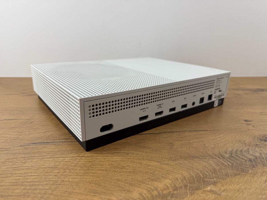 Konsola Xbox One S 1000GB + pad, wersja NA PŁYTY, komplet kabli - GRY