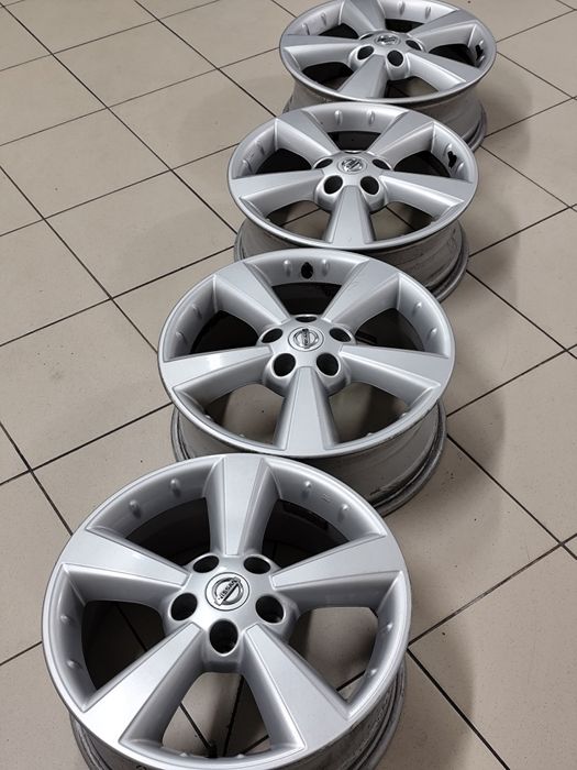Диски R-17 5*114,3, 6,5j, et40, цо67,1 "Nissan"