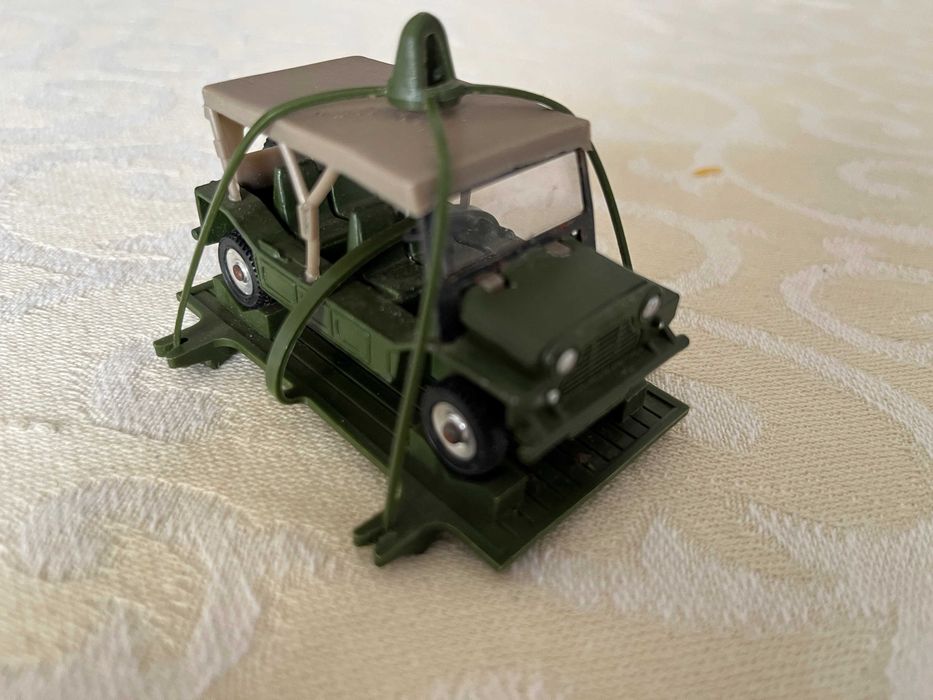 Dinky Toys - Austin Para Moke primeira série - em estado Mint  e na plataforma - esc.aprox.1/43