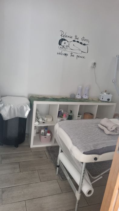 Alugo mesa de manicur e gabinete de estetica