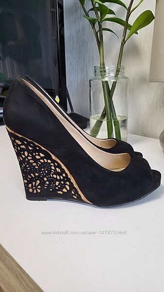 Жіночі замшеві туфлі