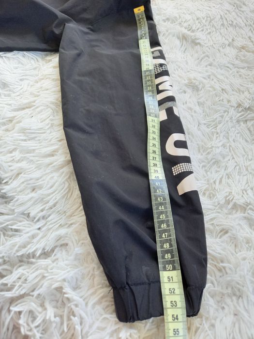 Kurtka chłopięca czarna przeciwdeszczowa rozmiar 146cm