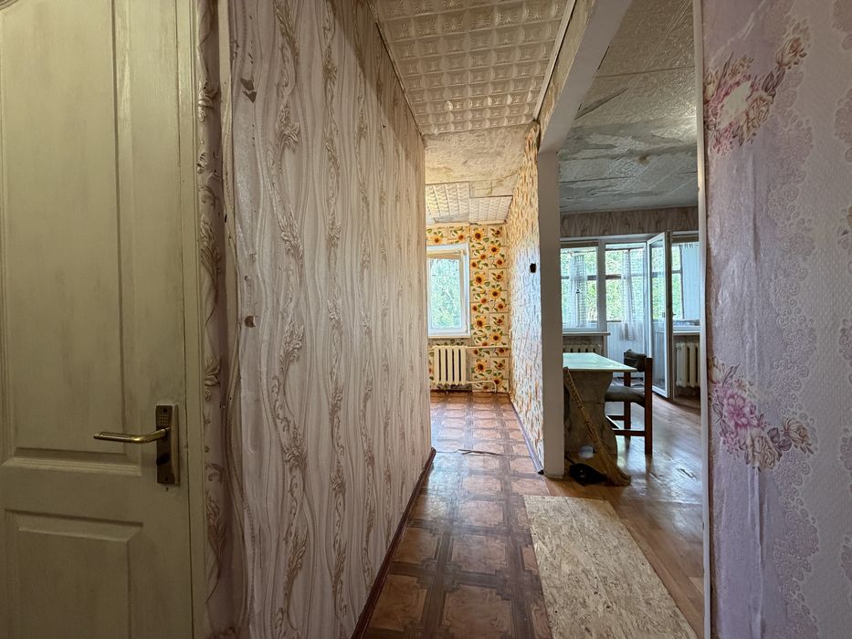 Продам 3-ри кімнатну квартиру , Кривий Ріг, Саксаганський р/н