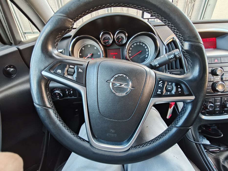 Vendo ou troco Opel Astra do ano 2012