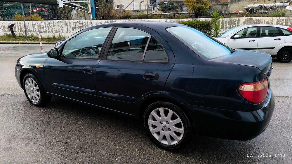 Nissan Almera 1.5 AC e em muito bom estado geral