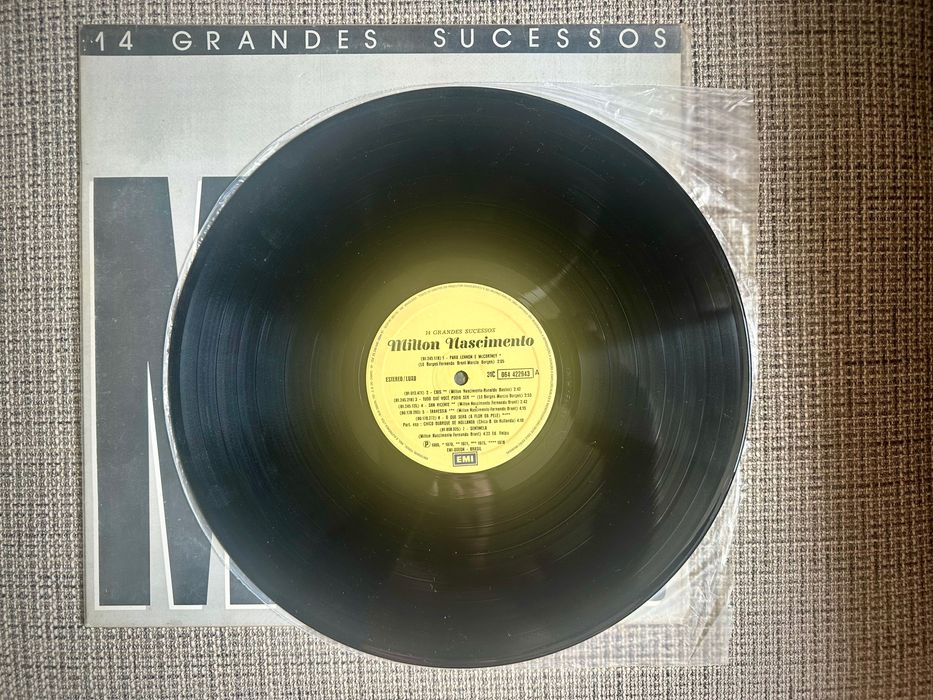 Disco vinil Milton Nascimento- 14 grandes sucessos