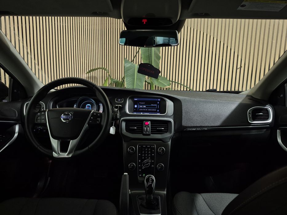 Volvo V40 1.6D - AUTOMÁTICA - CROSS COUNTRY | GARANTIA | NACIONAL - 117.000Kms