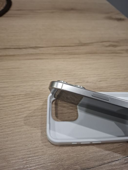 iPhone 15 pro 256GB biały tytan