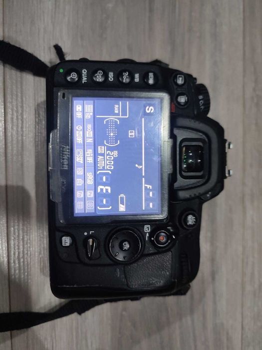 фотокамера Nikon D7000