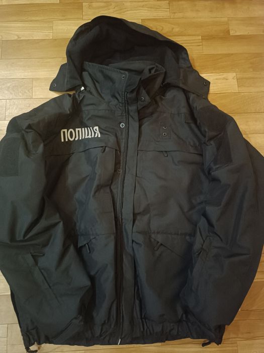 Куртка нова , поліція