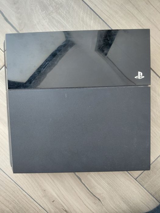 PS4 Preta com Cabo de Alimentação