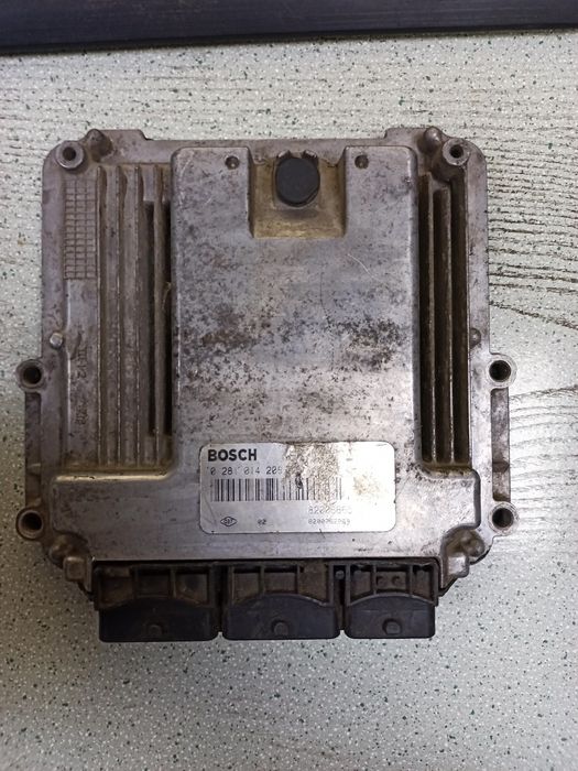 Блок керування двигуном trafic vivaro 2.0 0 281 014 208