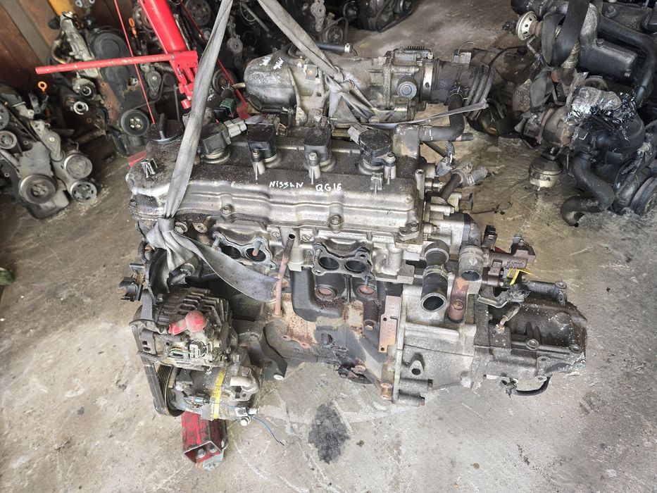 Nissan 1.6B QG16 двигатель в своре.
