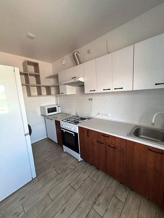 Великий будинок у місті з усіма зручностями. Є ділянка 39852