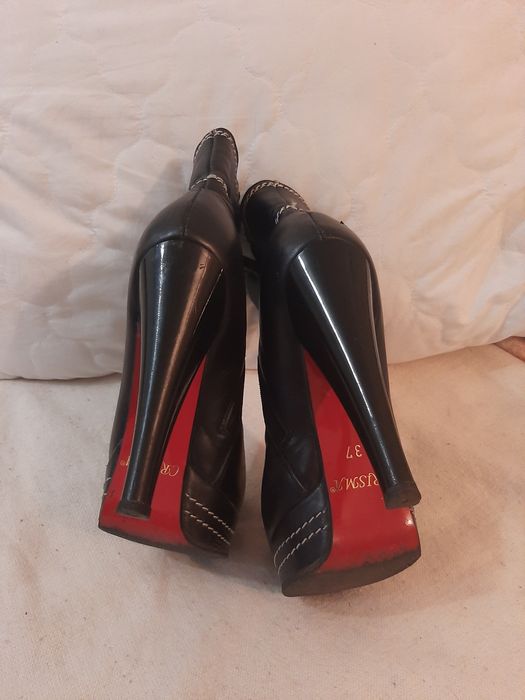 Ботинки  на каблуке кожа 37 размер