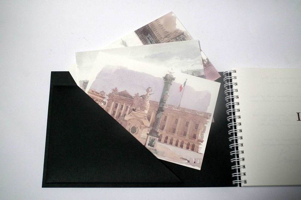 Sketch book para uma viagem a Paris, da Louis Vuitton. Envio gratuito.