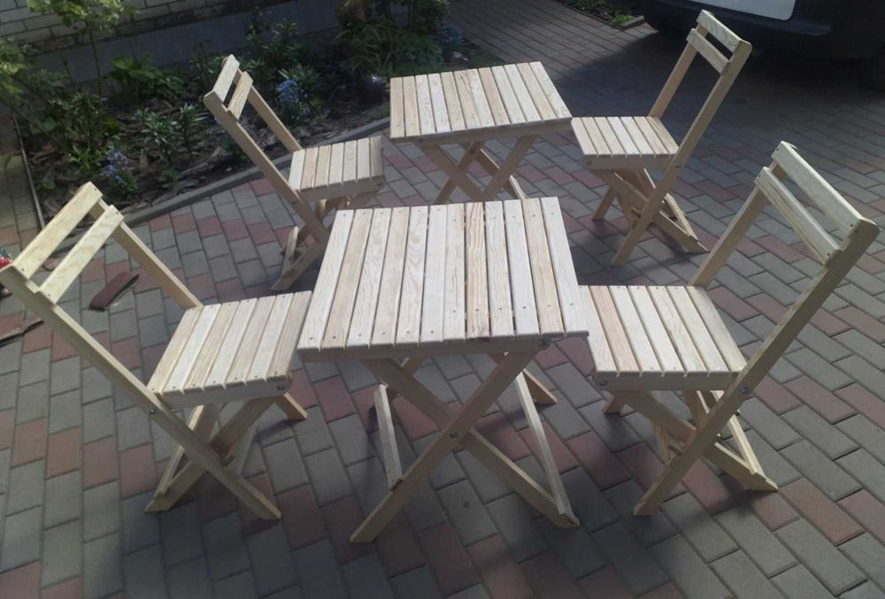 Раскладной стол квадратный, стулья .