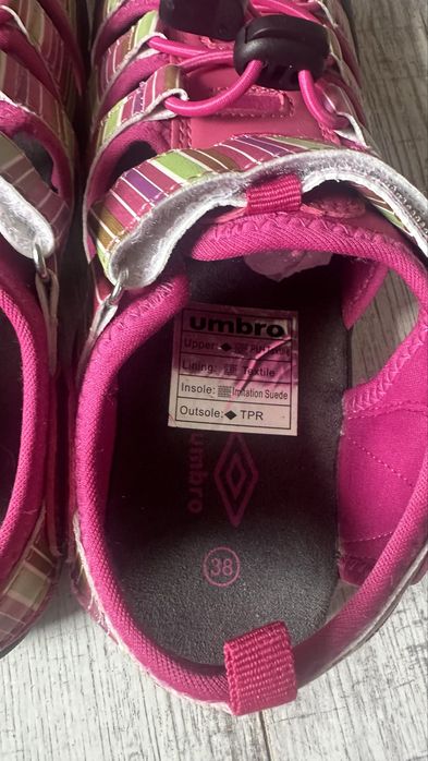 Umbro босоножки  сандалі спортивні 38
