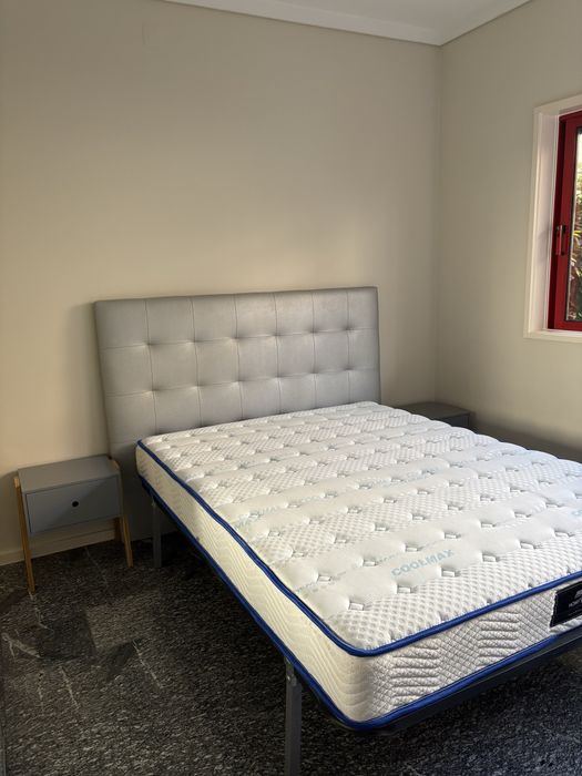 Alugo quarto junto ao metro de Santo Ovídio.