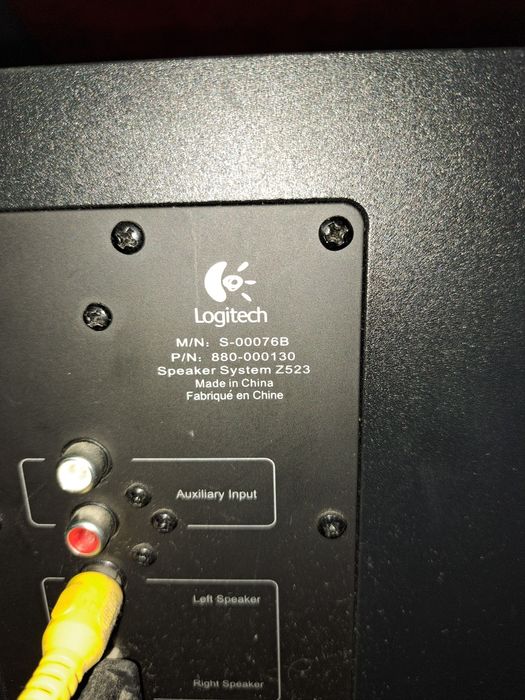 Sistema de Som LOGITECH Z523