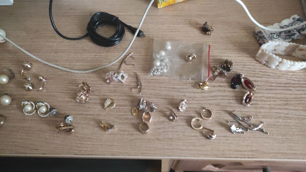 Бижутерия. Подвески, кольца, серьги