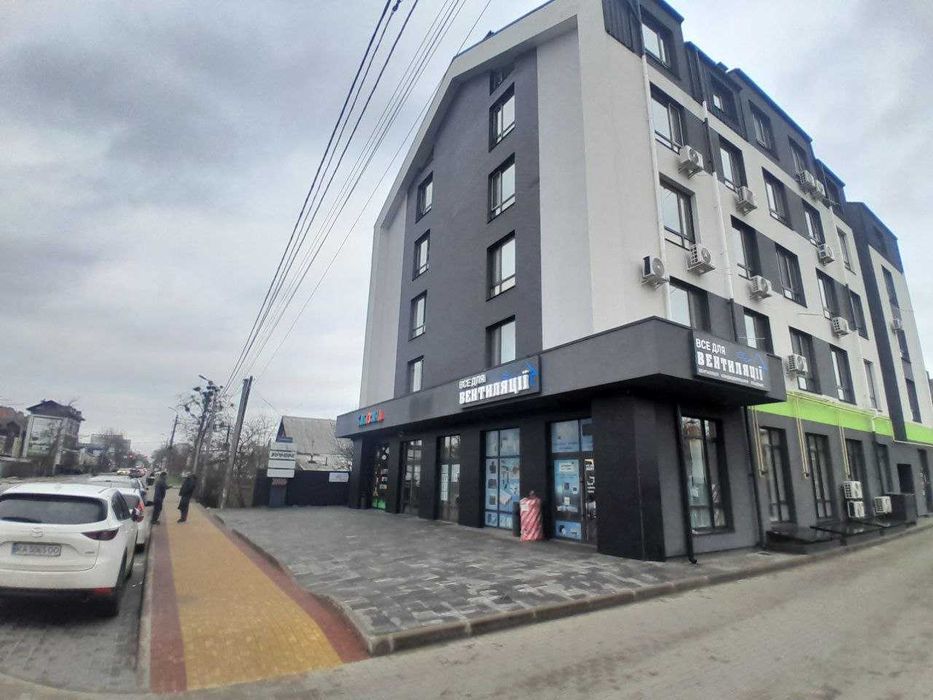 Центр міста! Оренда фасадного приміщення з ремонтом!