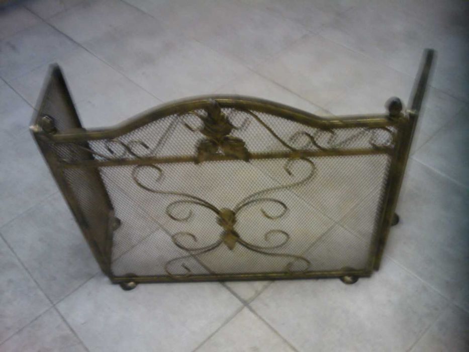 Vendo grelha de lareira nova bom preço 50,euros