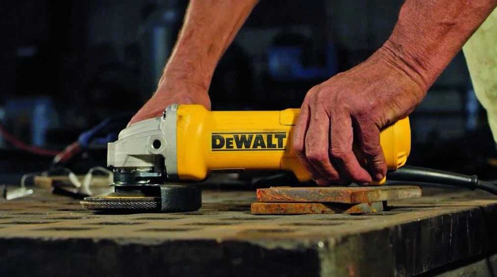 DEWALT Szlifierka kątowa DWE4237 /celian/