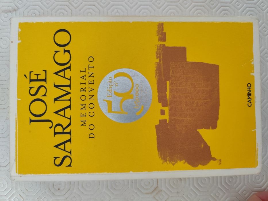 Livro "Memorial do Convento" de José Saramago