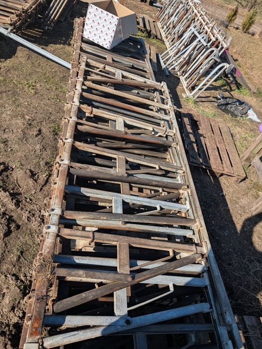 Płoty dla bydła, krów drabina paszowa, wygrodzenia samozatrzaskujace