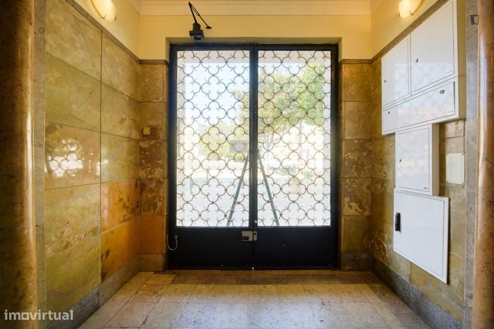 Quarto - localizado em Roma-Areeiro Lisbon