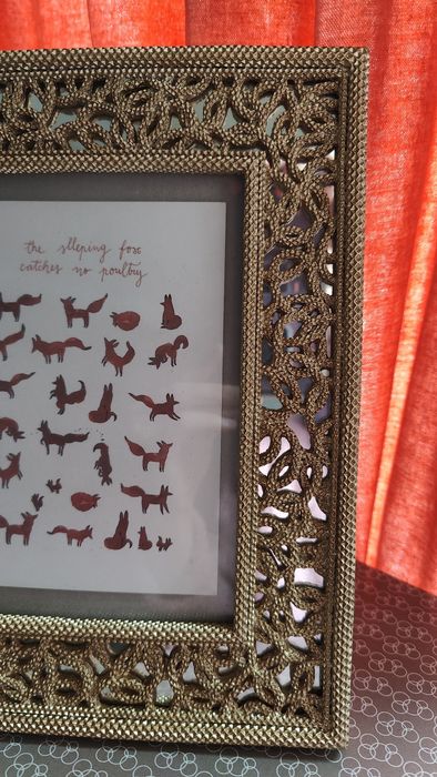 Mirrored and Golden Frame430179681914081281