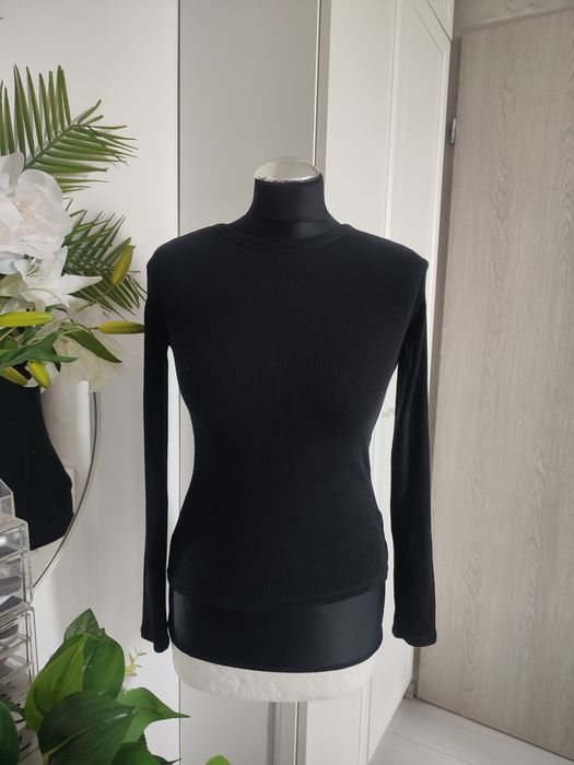 H&M czarna prążkowana bluzka z długim rękawem dopasowana damska taliowana rozmiar 34 XS