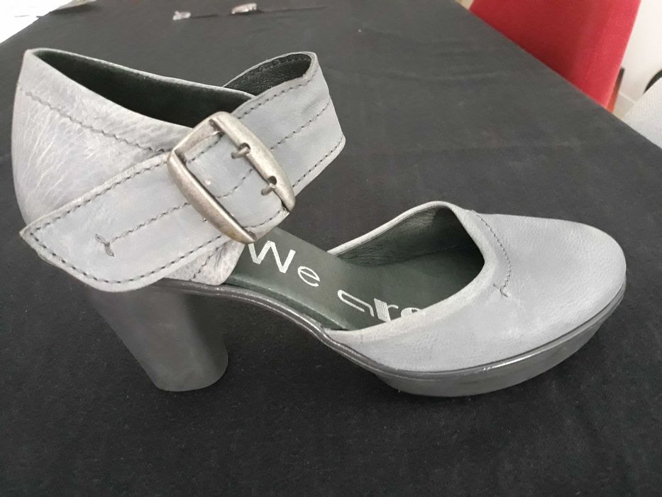 Sapato sandália marca "Dysfunctional" (NUNCA usado)