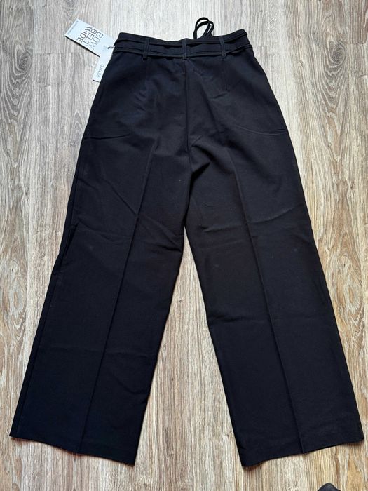 Nowe spodnie firmy Stradivarius