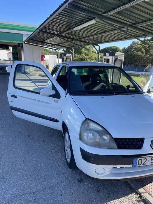 Renault Clio 1.2 16V – 2001 | Económico e Fiável