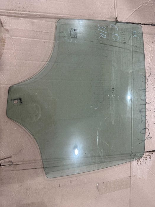 Стекло двери задней правой Opel Corsa D 5d
