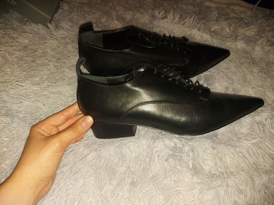Buty z czubkami VENEZIA