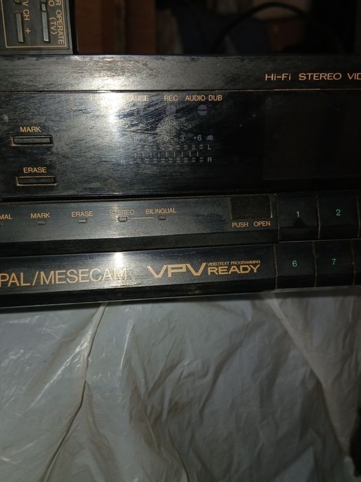 Відеомагнітофрн JVC HR-D750E стерео