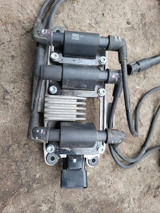 Катушка зажиганія Ауді а6с5 Пасат б5  2.4 2.8 бенз