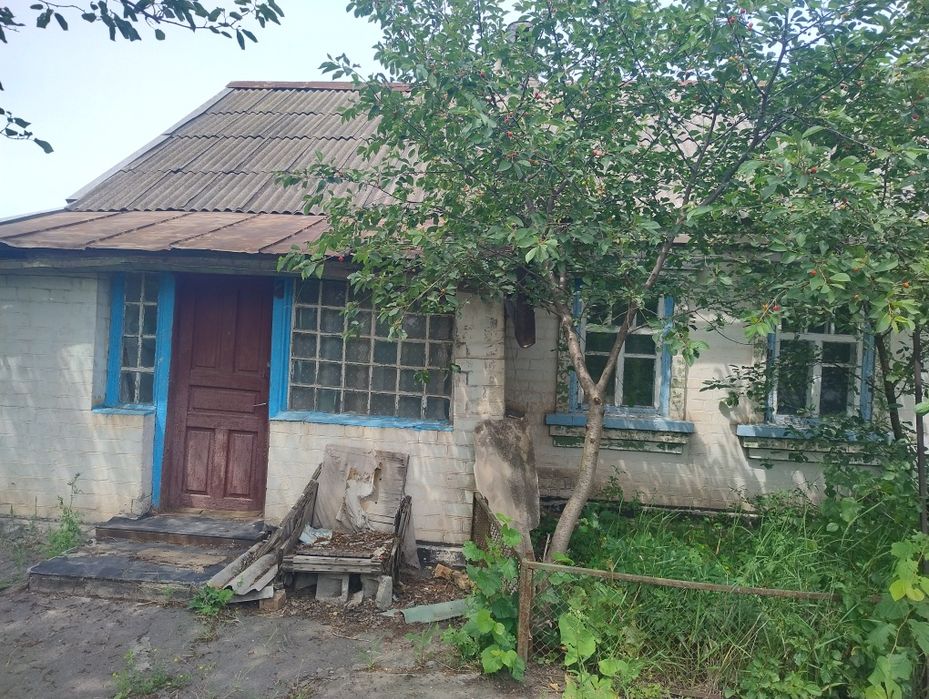 Продам участок з домом
