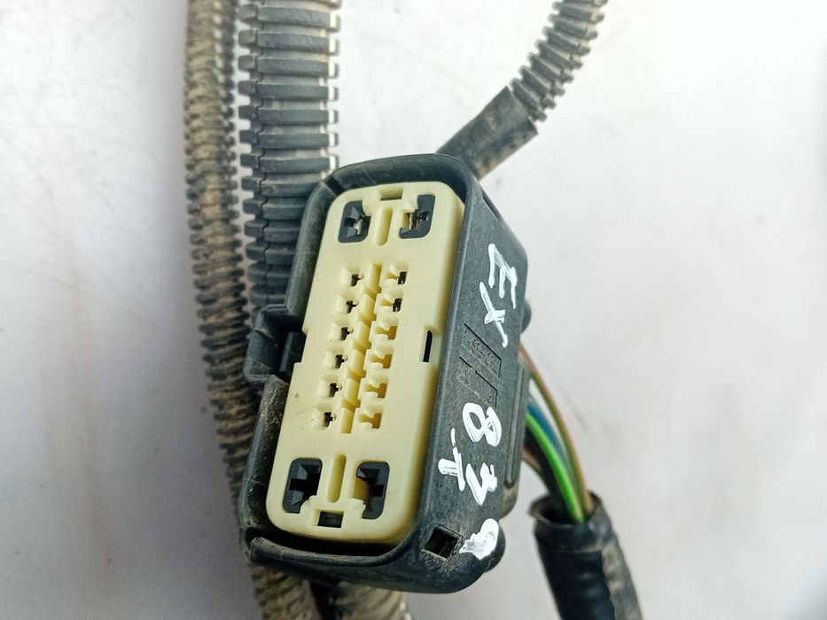 Instalação pára-choques frente VOLVO V40 Hatchback