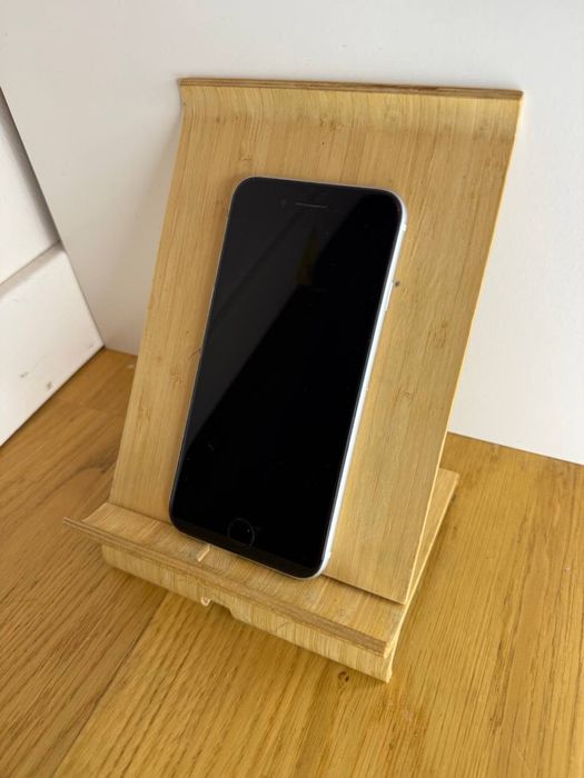 Iphone se 64gb на паролі #1338