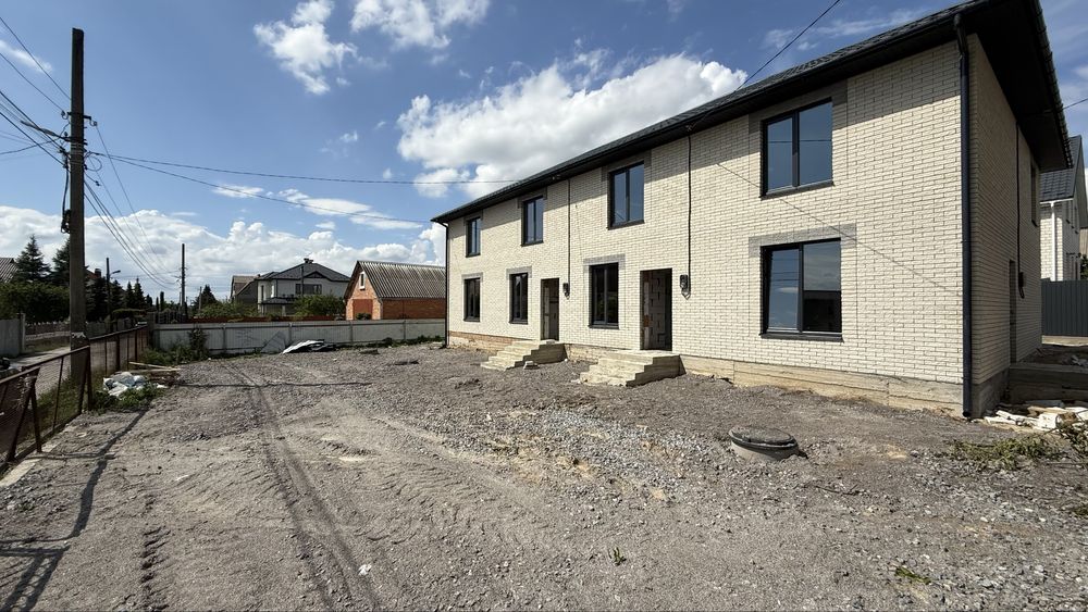 ТаунХаус 3 кімнати 85 м2 власний двір в ТОП Локація в Місті